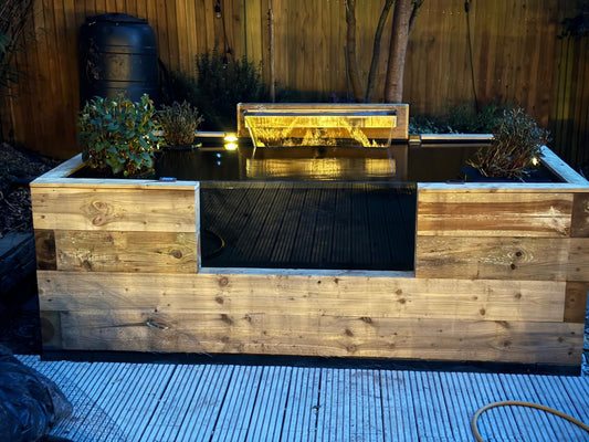 CWD Railway Sleeper Pond Kit with window - 1.5 x 1.5 metre (10cm thick walls)